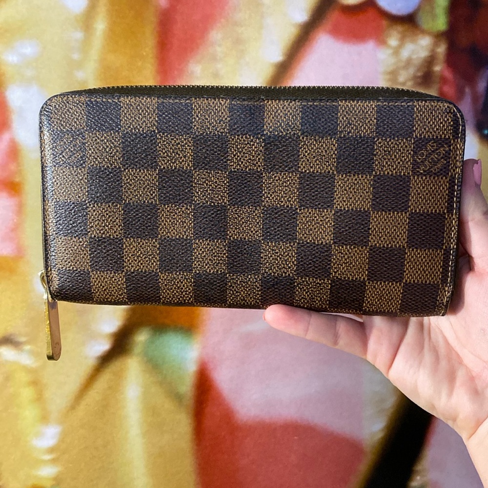 Damier long zippy Wallet